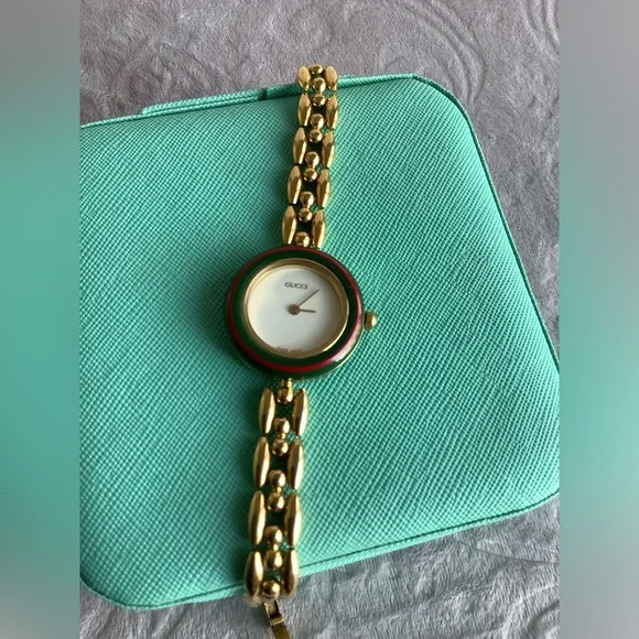 Gucci dressy chain bracelet watch with bezel set🌟🌟🌟 - Picture 5 of 11